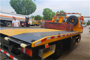 扶风附近拖车电话号码服务